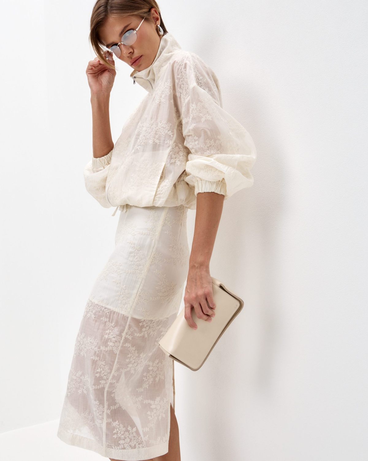 Полупрозрачная ветровка "Зефир" SOBOI, SBW2SM11W-23ECR106, цвет экрю