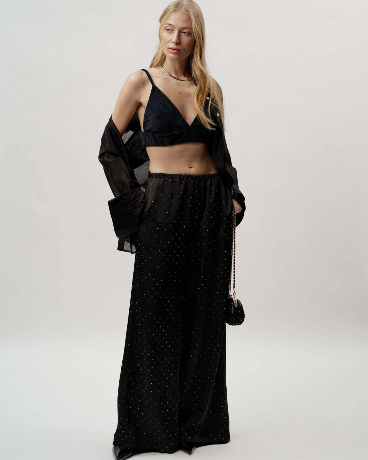 Широкие прямые брюки со стразами 