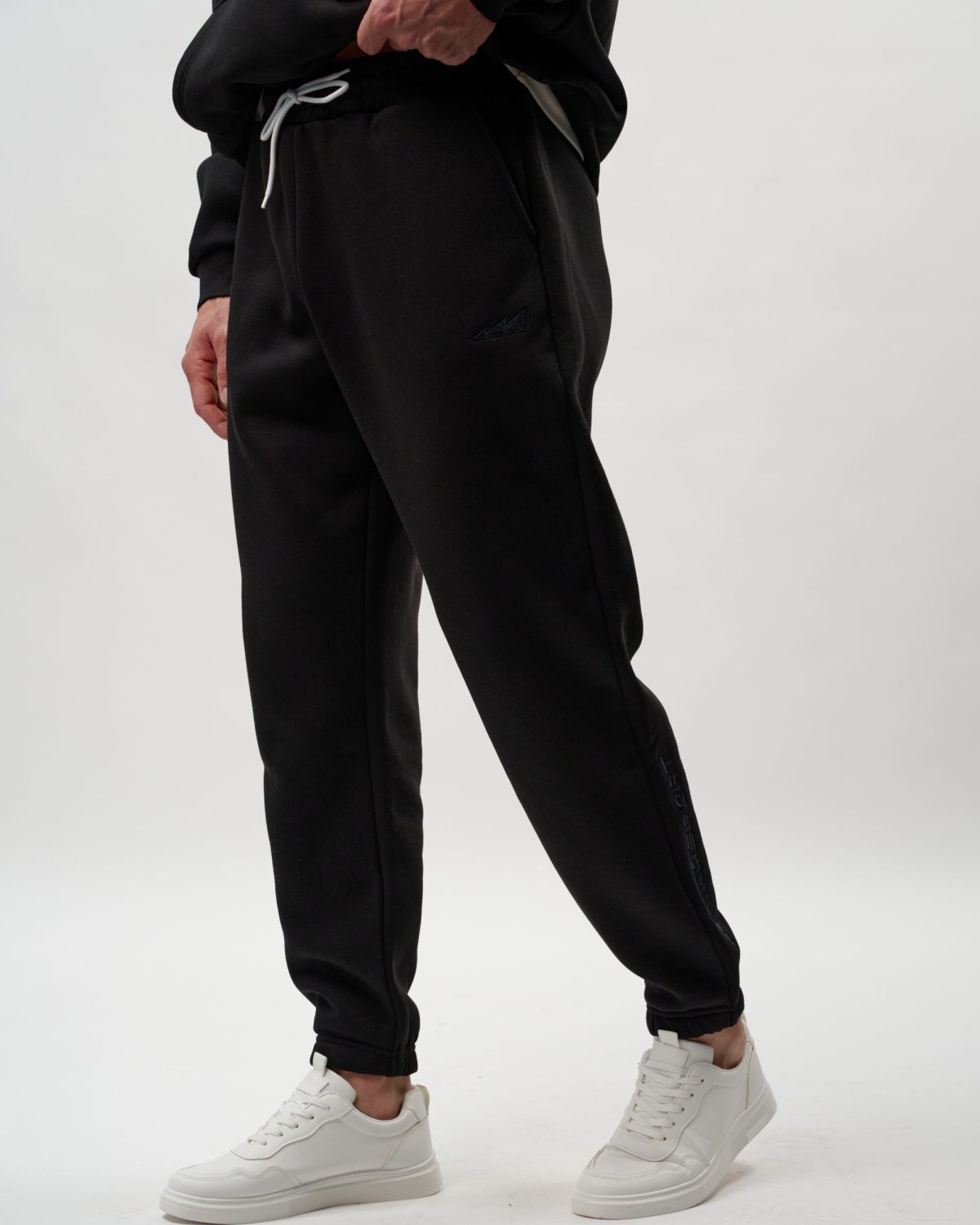 Утепленные брюки джоггеры Classic Nikasport, CL53-M12-BLK, цвет черный