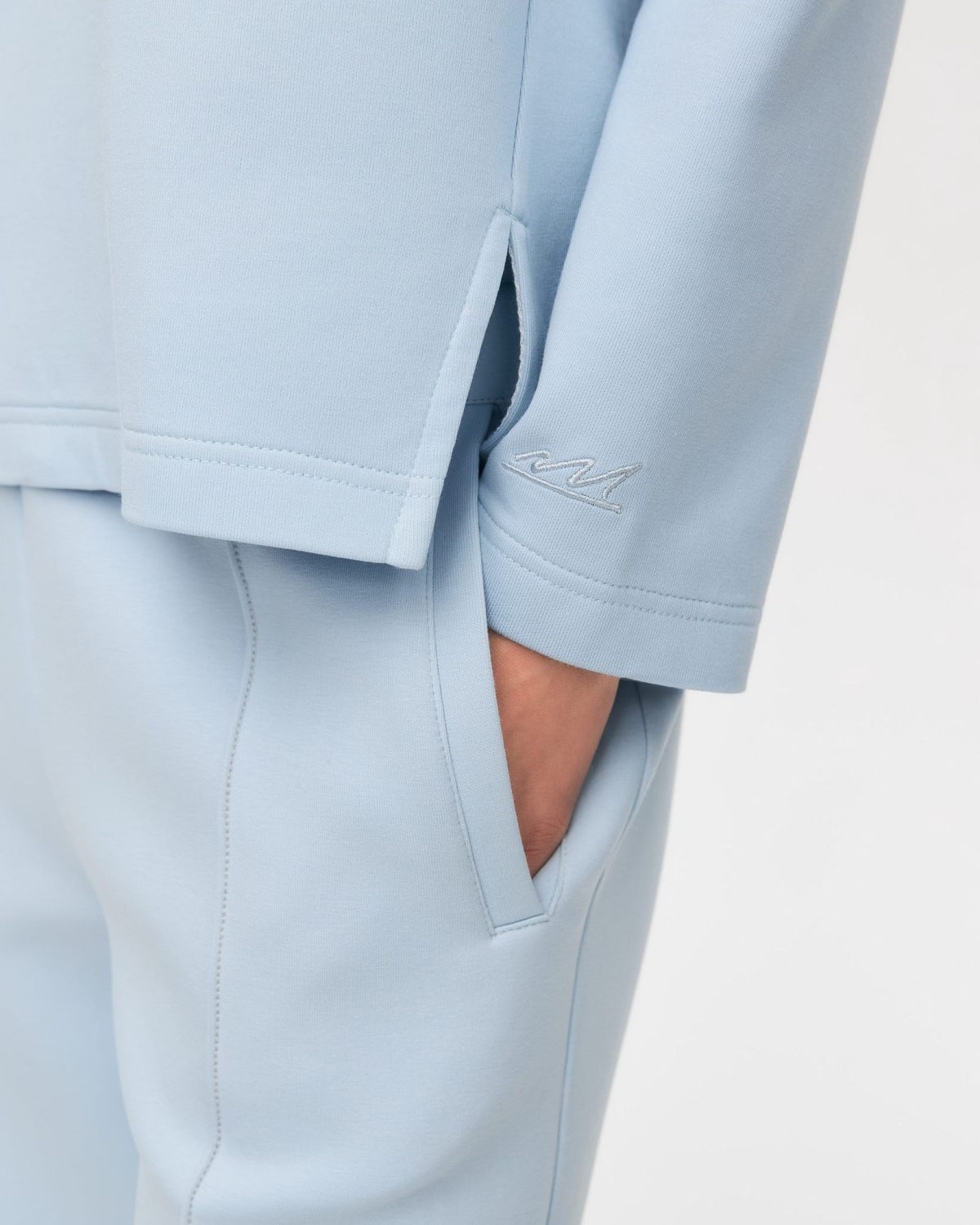 Свитшот с V-образным вырезом Pure SOBOI, W5CLP33-LGT/BLU, цвет голубой