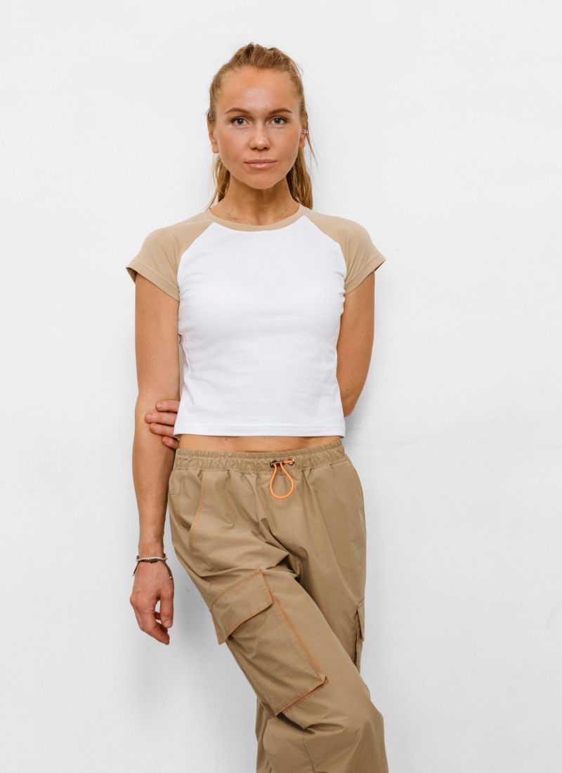 Укороченная футболка Black & White Nikasport, BW14-W99-BGE, цвет белый + бежевые рукава и бейка горловина