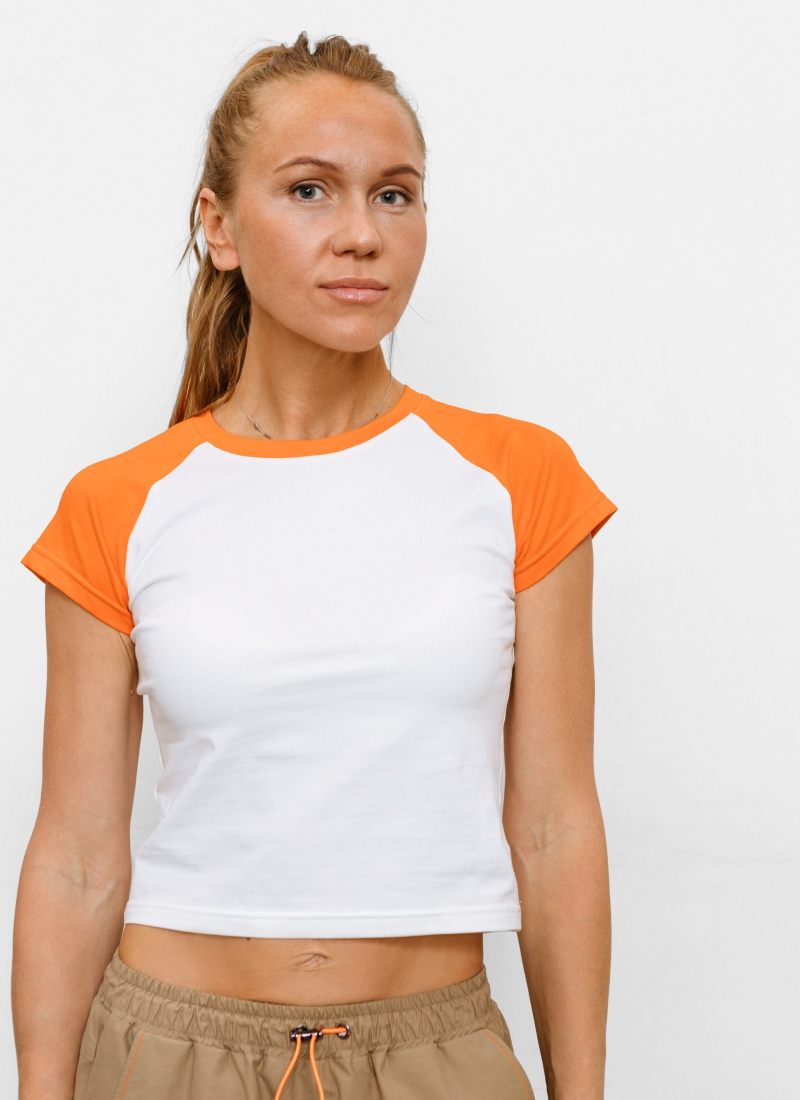 Укороченная футболка Black & White Nikasport, BW14-W99-ORG, цвет белый + оранжевые рукава и бейка горловина