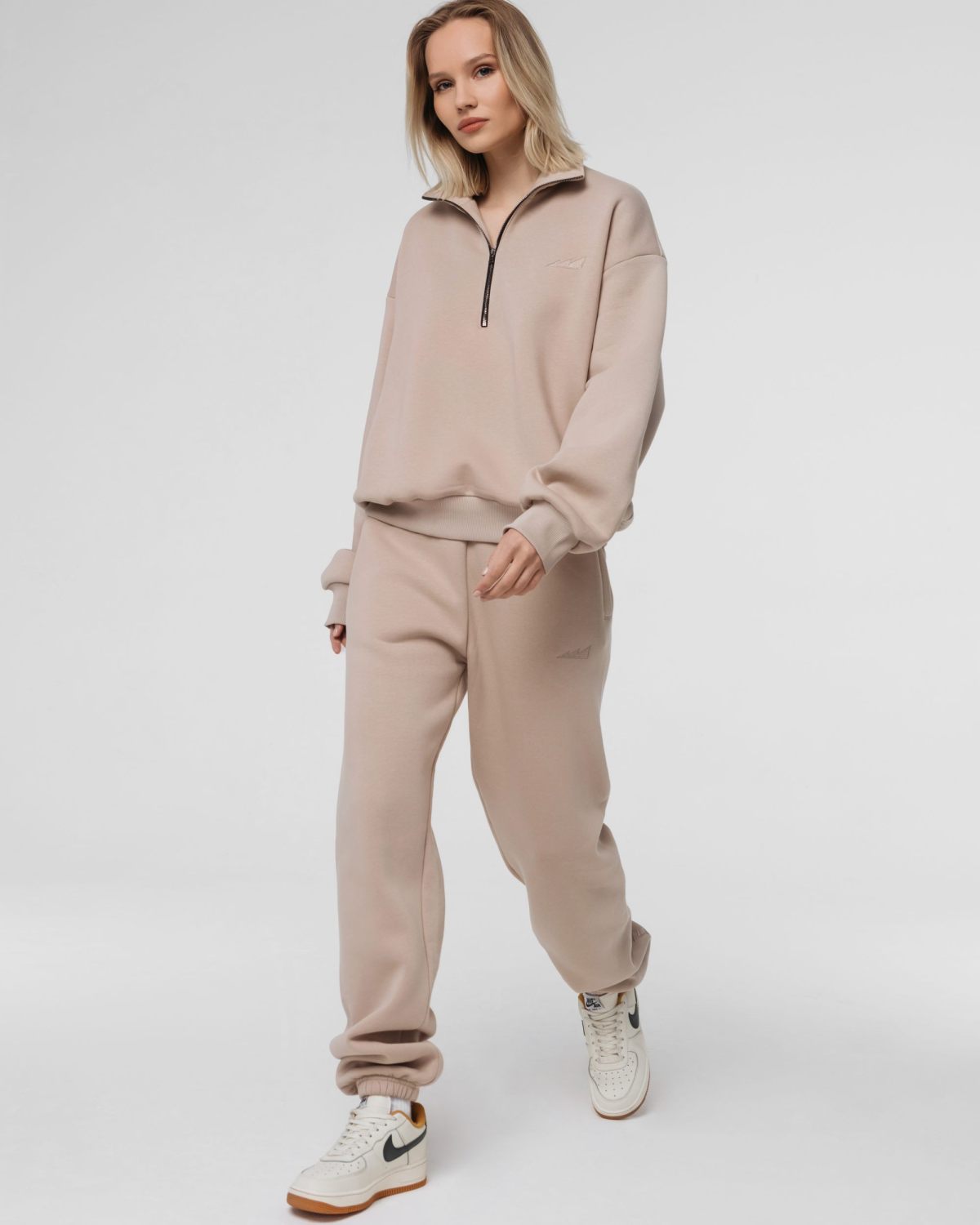 Утепленный джемпер с воротником стойкой на молнии Classic Nikasport, CL27-W11-BGE, цвет бежевый