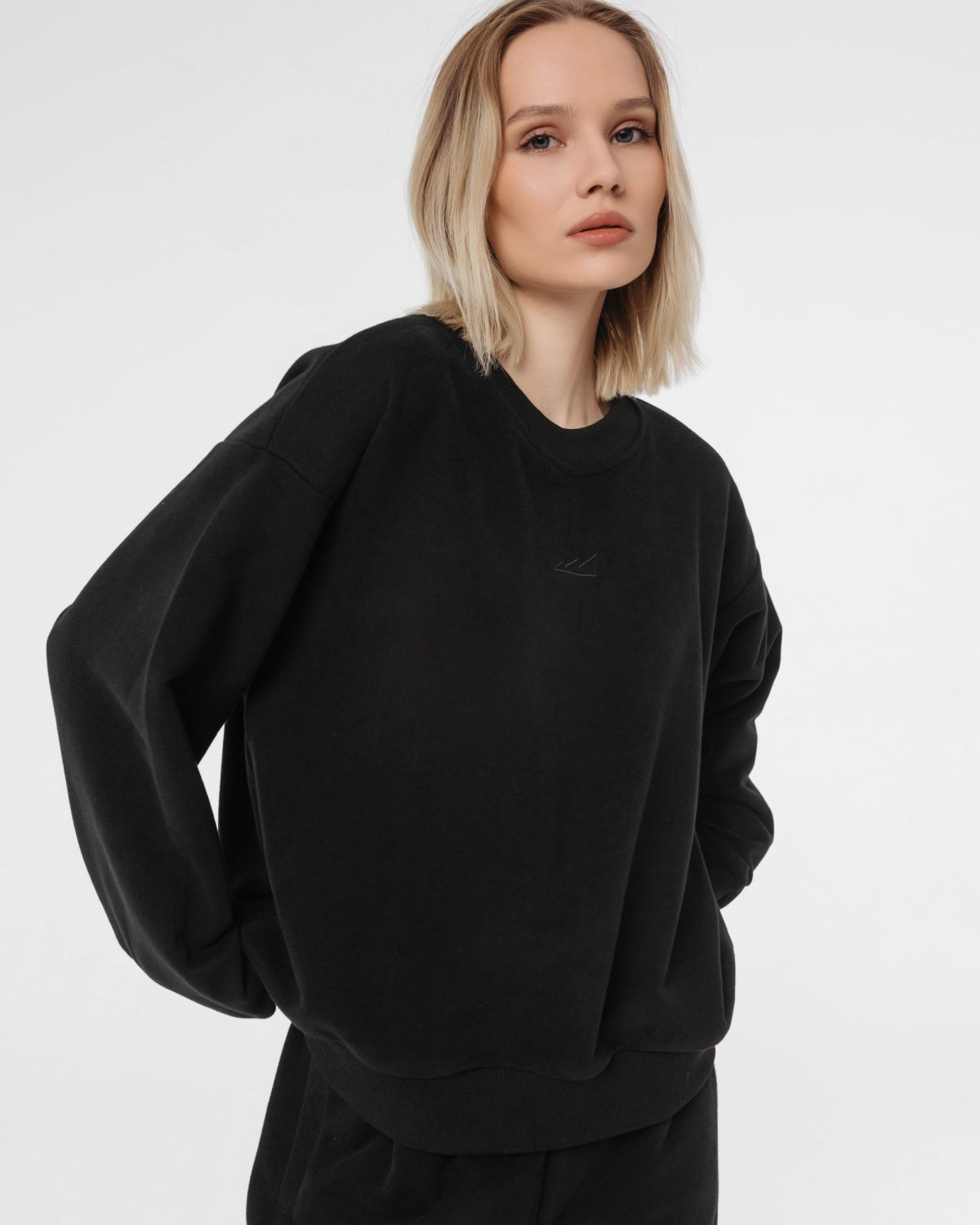 Свитшот Classic Nikasport, CL24-W12-BLK, цвет черный