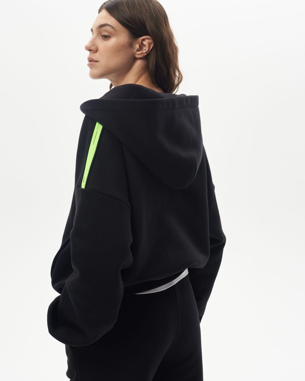 Укороченное худи на молнии Infinity SOBOI, INF25-W92-BLK, цвет черный