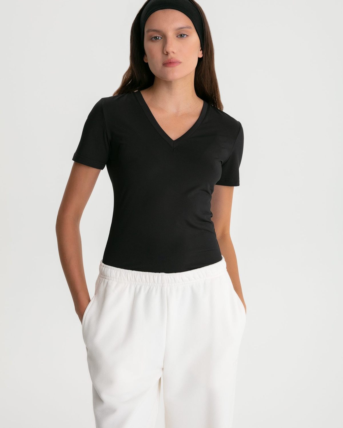 Футболка Regular с V-вырезом Classic + Nikasport, W5CLP413-BLK, цвет черный