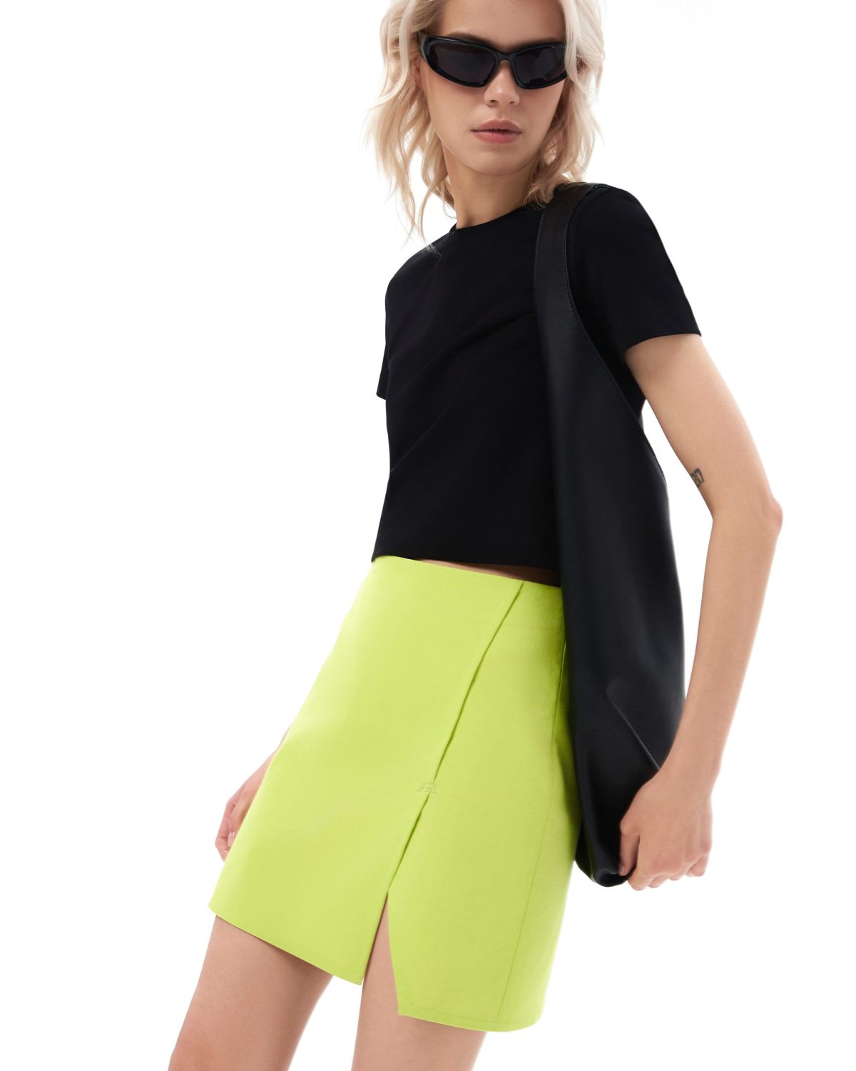 Укороченная футболка Salat Nikasport, W2ST45-BLK, цвет черный