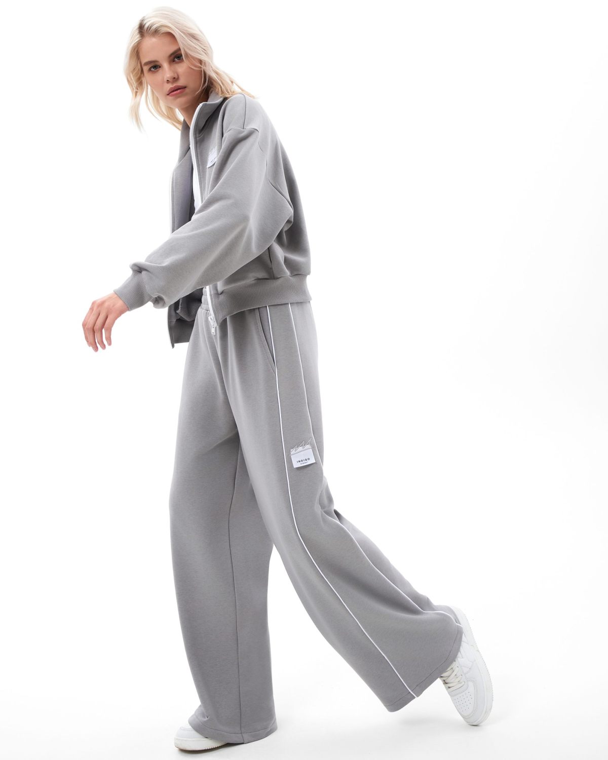 Брюки широкие с контрастными кантами Indigo Nikasport, W3IND84-GRY, цвет серый